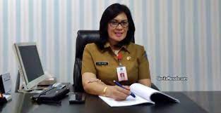 Sekda Minahasa Lynda Watania